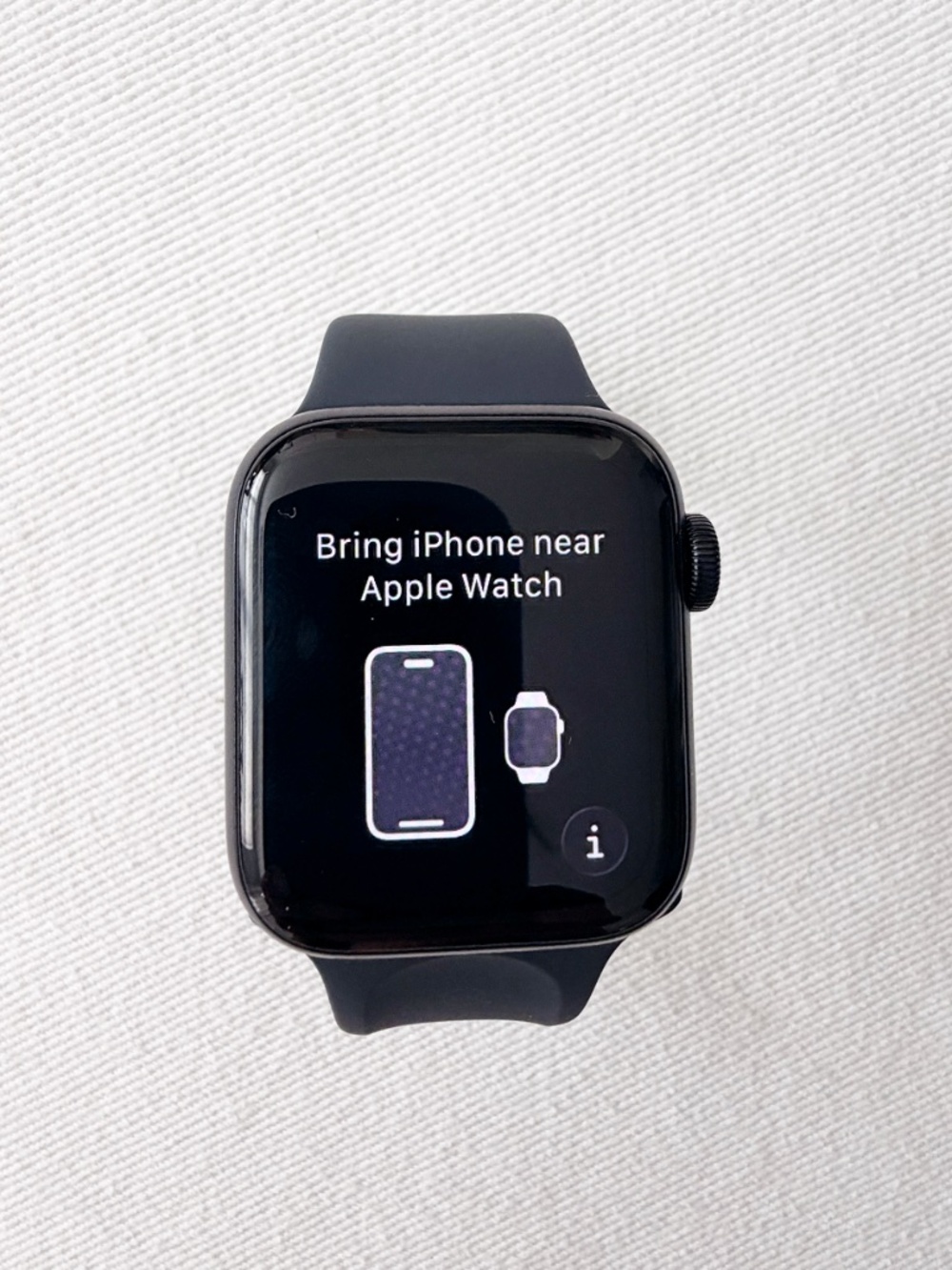 *OPEN TO OFFERS* Apple Watch SE 3 (GPS 40mm) S/M in Midnight